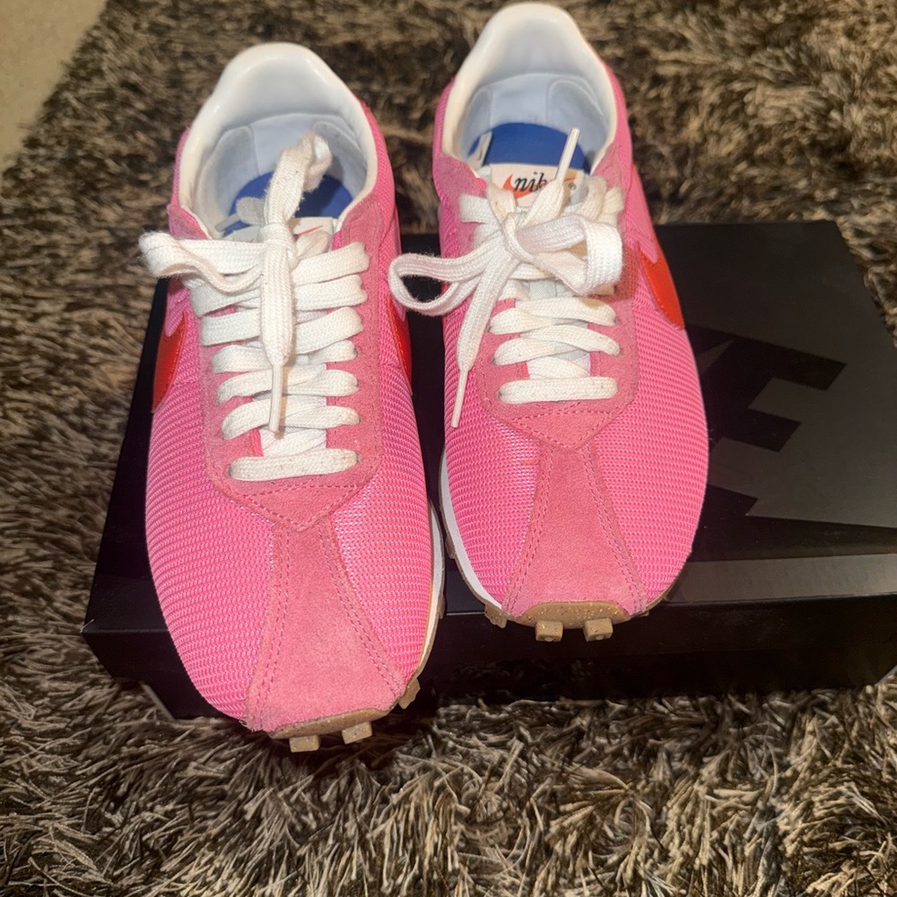 LD-1000 Sneaker (Women)
Nike - Picture 2 of 11